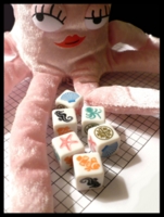 Dice : Dice - Game Dice - OctoPi Games - Bed of Pearls by FunHub Creative 2009 - Ebay May 2010